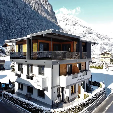 Cozy Near Area In *